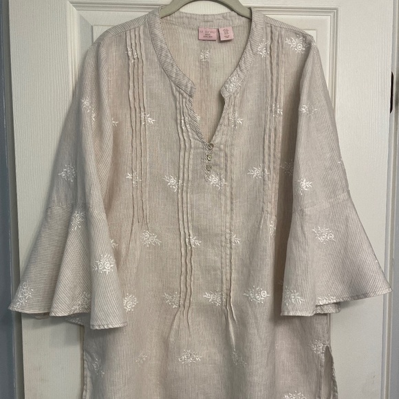 St Tropez Linen Beach Coverup - Picture 1 of 9